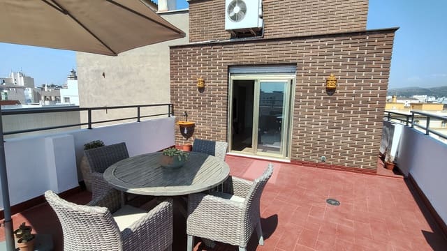 3 makuuhuone Kattohuoneisto myytävänä paikassa Centro, Castelló de la Plana - 275 000 € (Ref: 9987450)