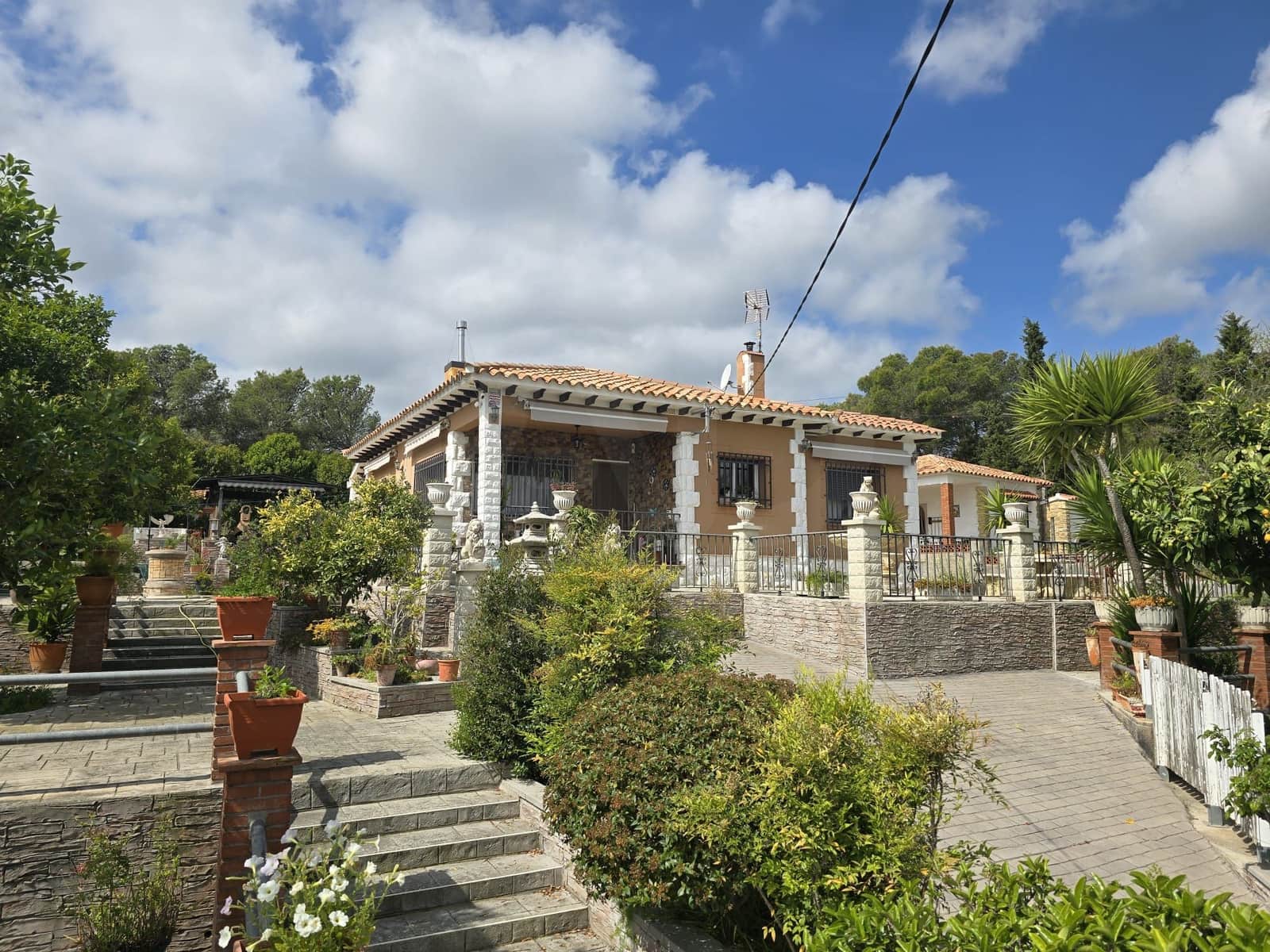 4 camera da letto Villa in vendita in Barcelona citta con garage - 290.000 € (Rif: 9987453)