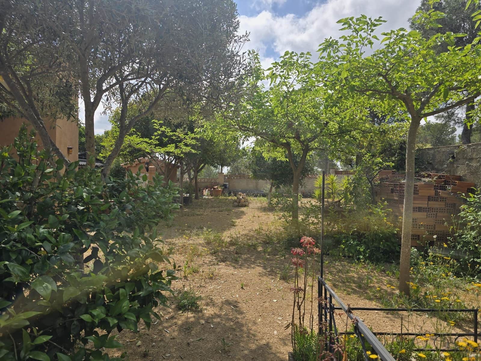 4 camera da letto Villa in vendita in Barcelona citta con garage - 290.000 € (Rif: 9987453)