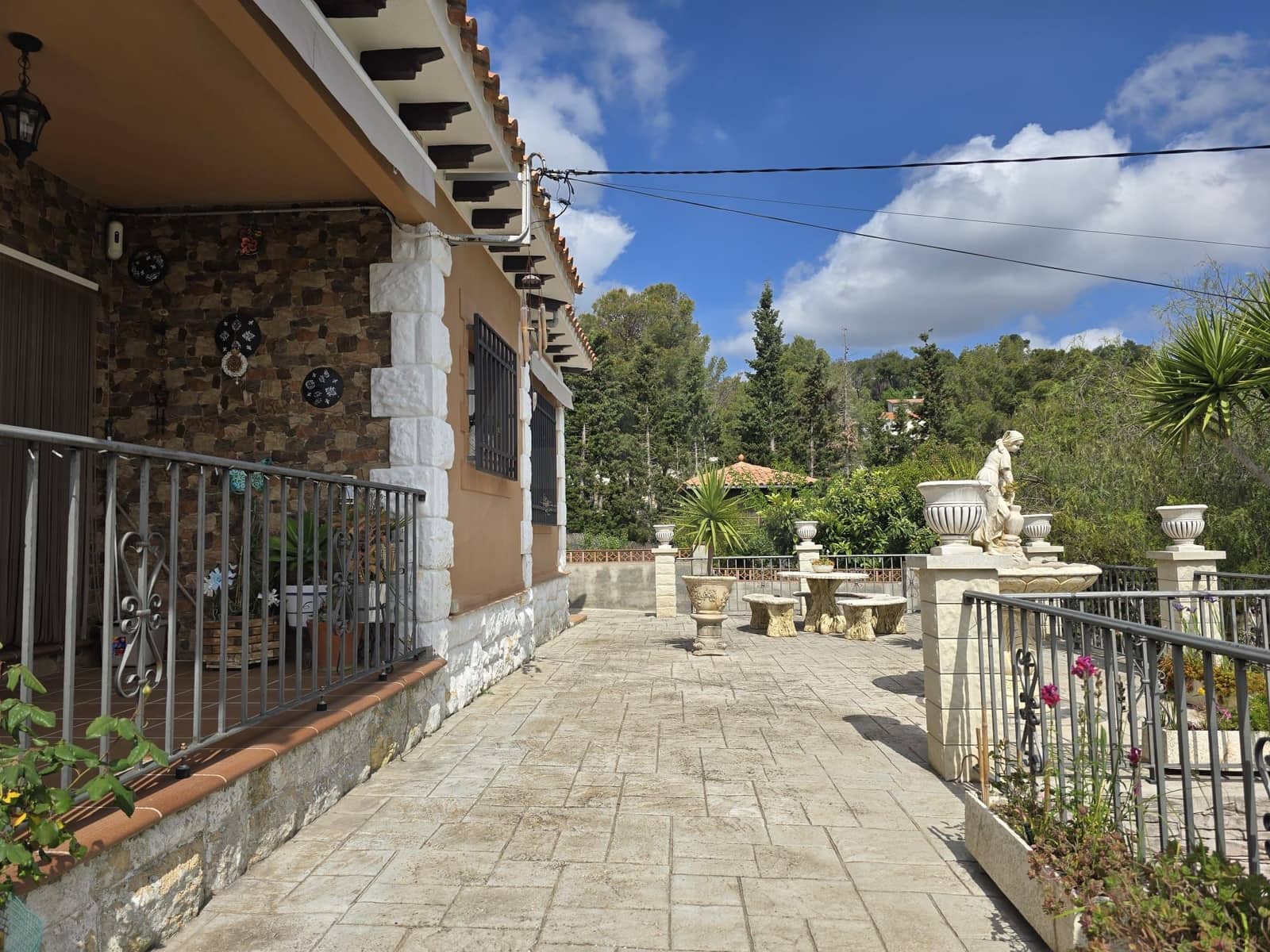 4 camera da letto Villa in vendita in Barcelona citta con garage - 290.000 € (Rif: 9987453)