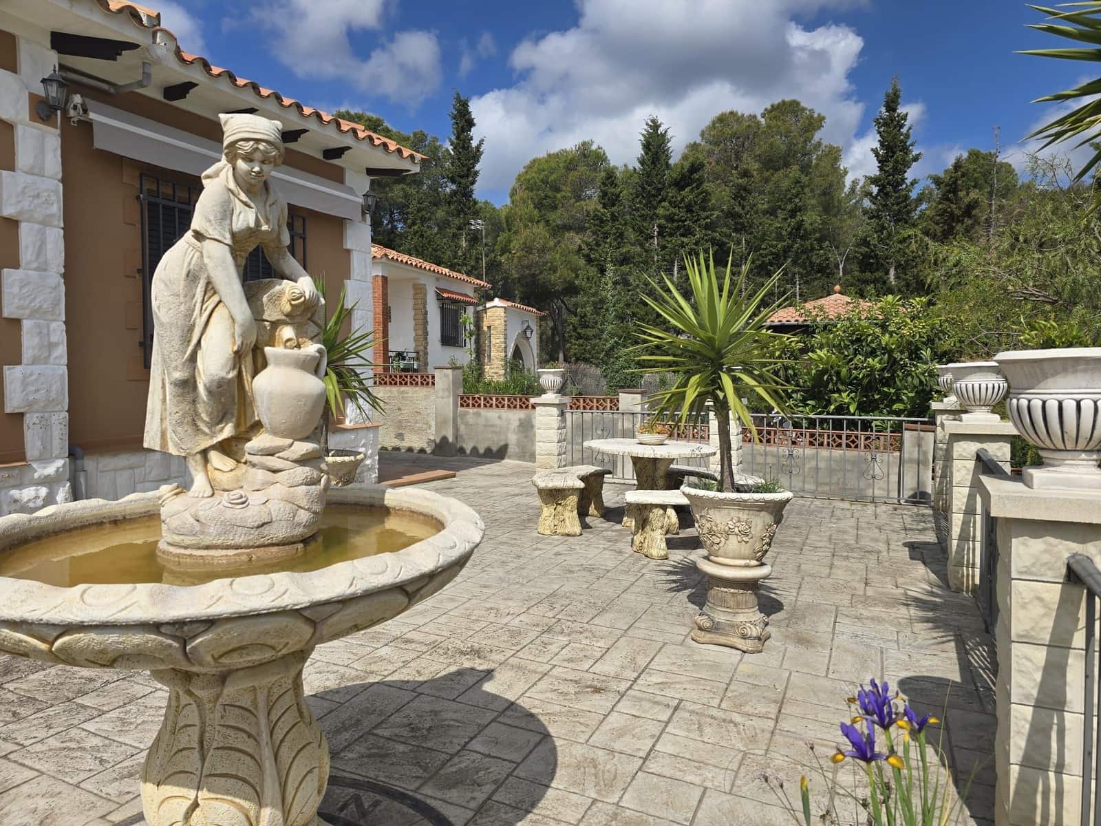 4 camera da letto Villa in vendita in Barcelona citta con garage - 290.000 € (Rif: 9987453)