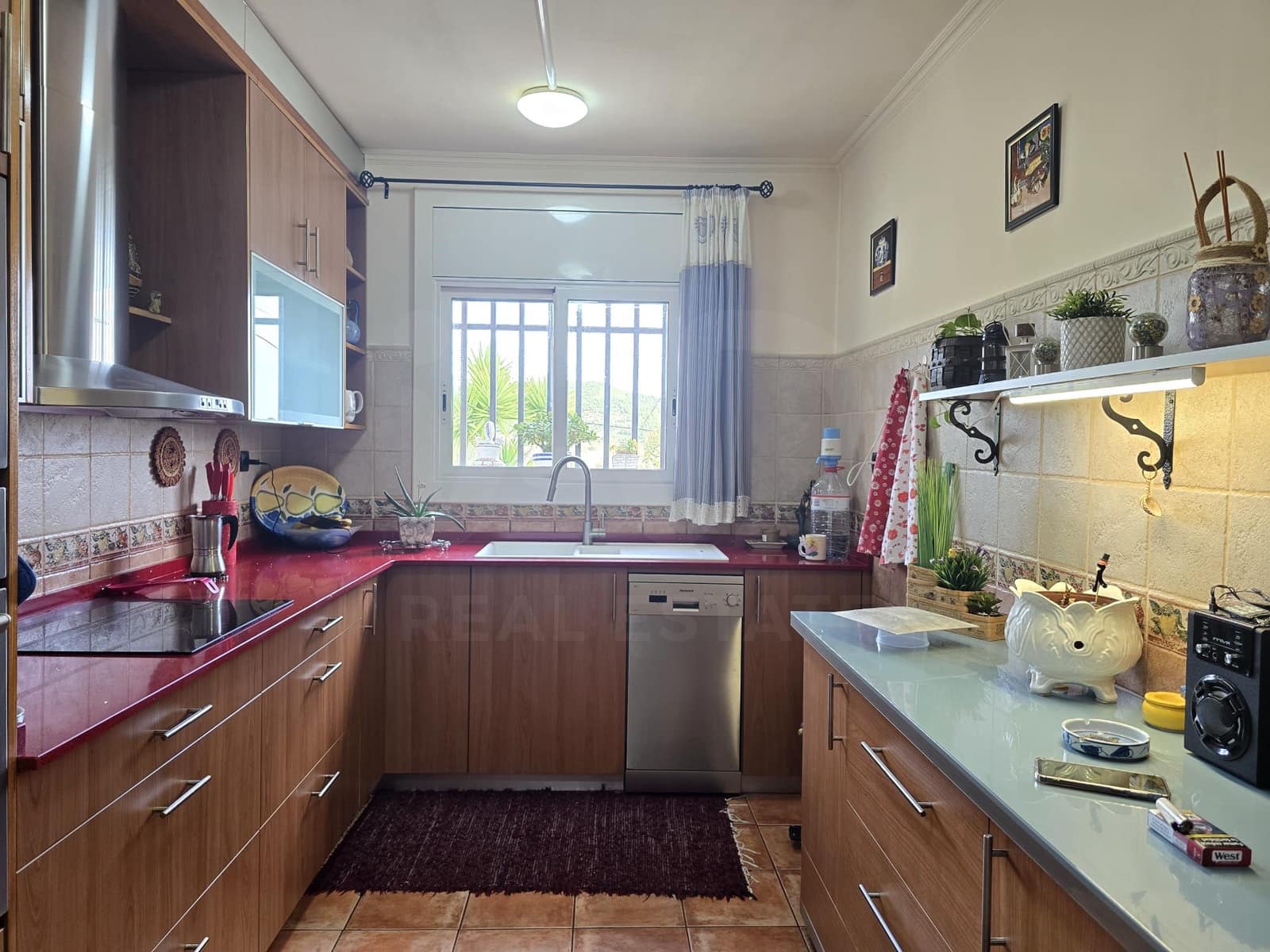 4 camera da letto Villa in vendita in Barcelona citta con garage - 290.000 € (Rif: 9987453)