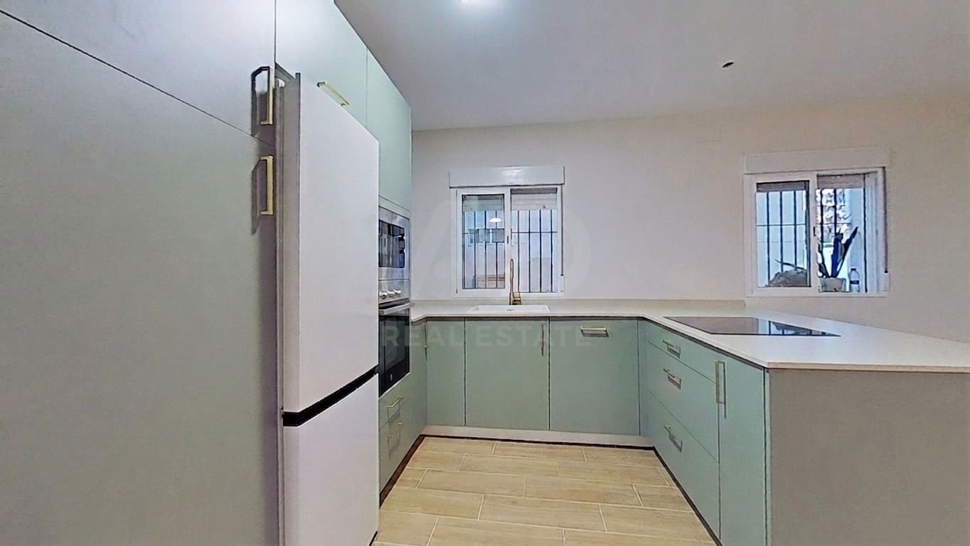 2 bedroom Apartment for sale in Cadiz city - € 226,100 (Ref: 9987455)