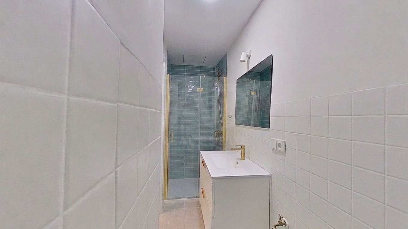 2 bedroom Apartment for sale in Cadiz city - € 226,100 (Ref: 9987455)