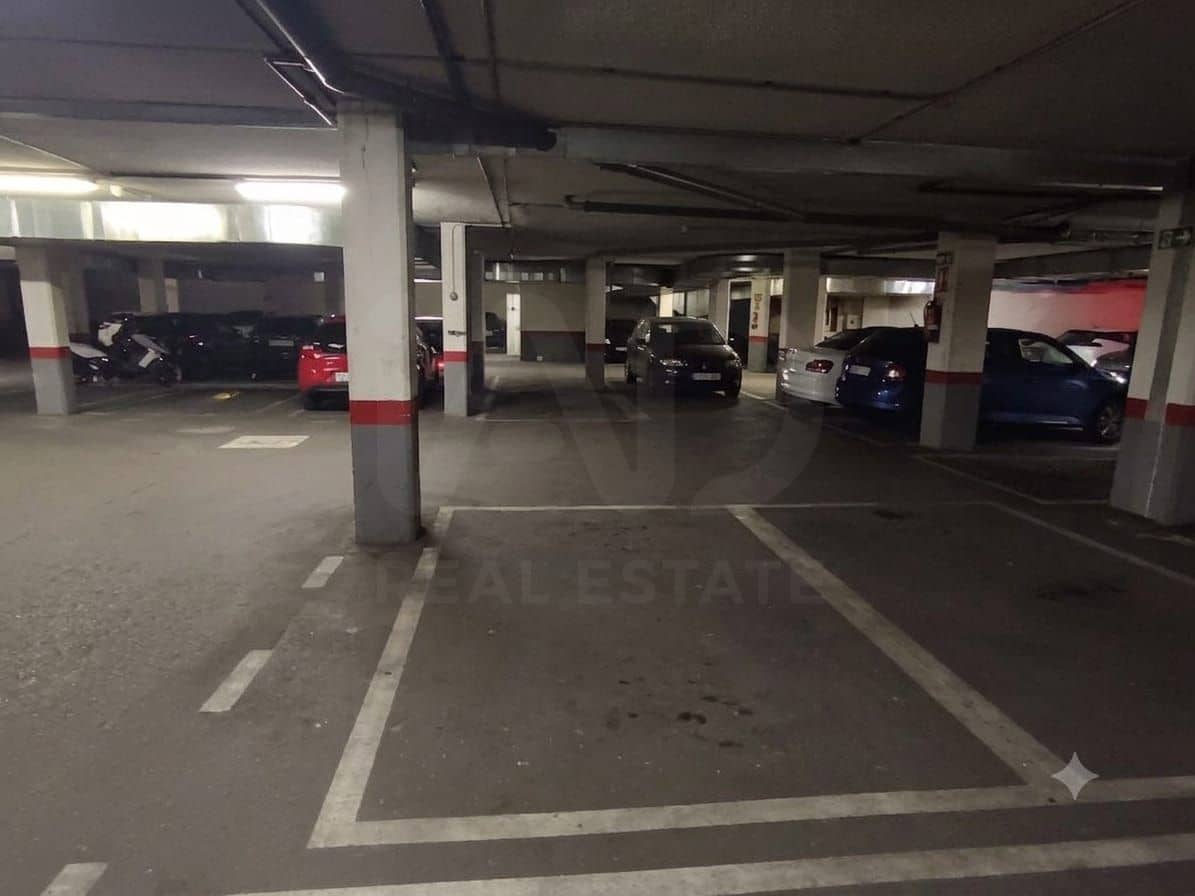 Garage til salg i Madrid by - € 20.573 (Ref: 9987458)
