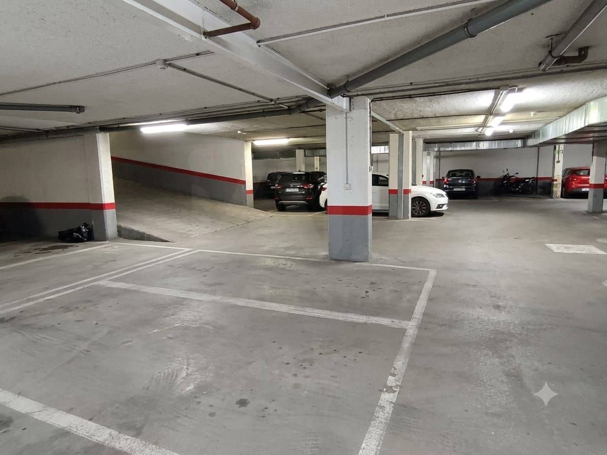 Garage til salg i Madrid by - € 20.573 (Ref: 9987458)