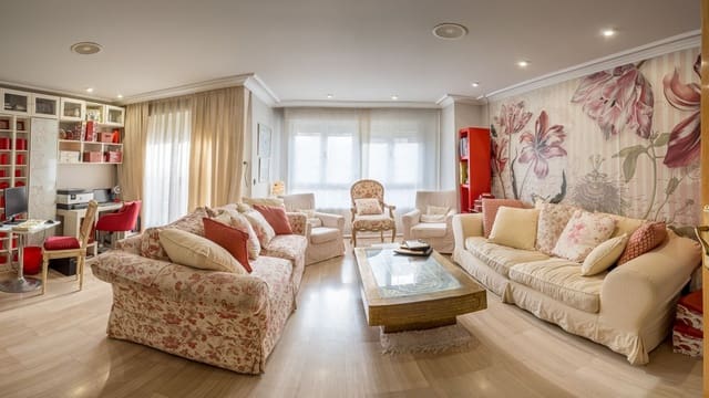 4 chambre Villa/Maison Mitoyenne à vendre à Arnedo avec piscine garage - 425 000 € (Ref: 9987459)