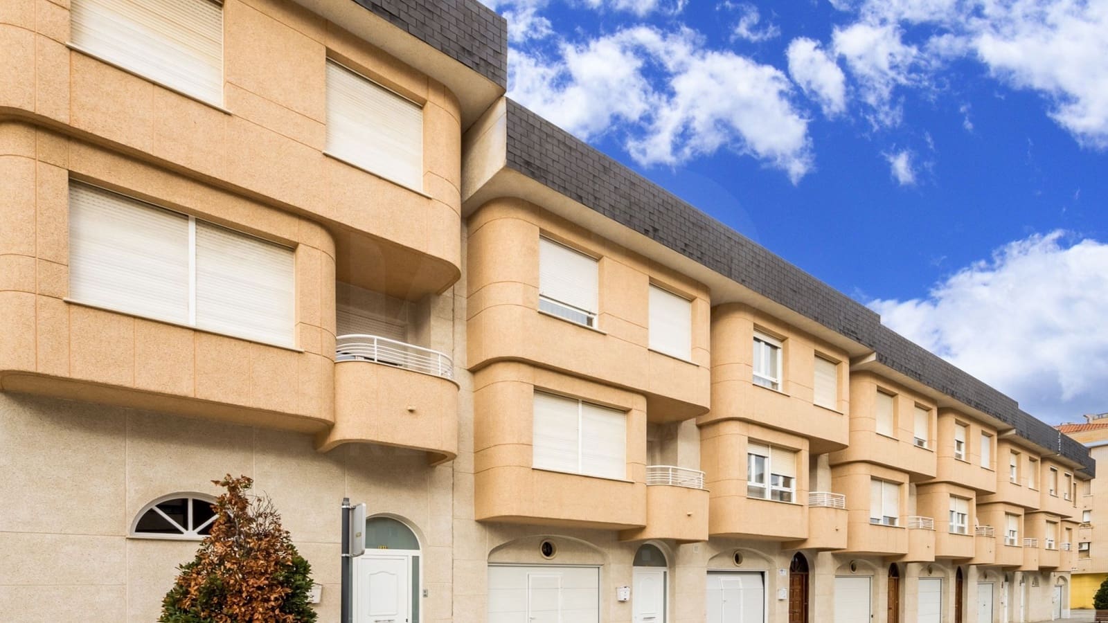 4 chambre Villa/Maison Mitoyenne à vendre à Arnedo avec piscine garage - 425 000 € (Ref: 9987459)