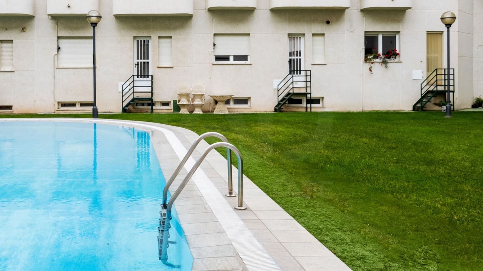 4 chambre Villa/Maison Mitoyenne à vendre à Arnedo avec piscine garage - 425 000 € (Ref: 9987459)