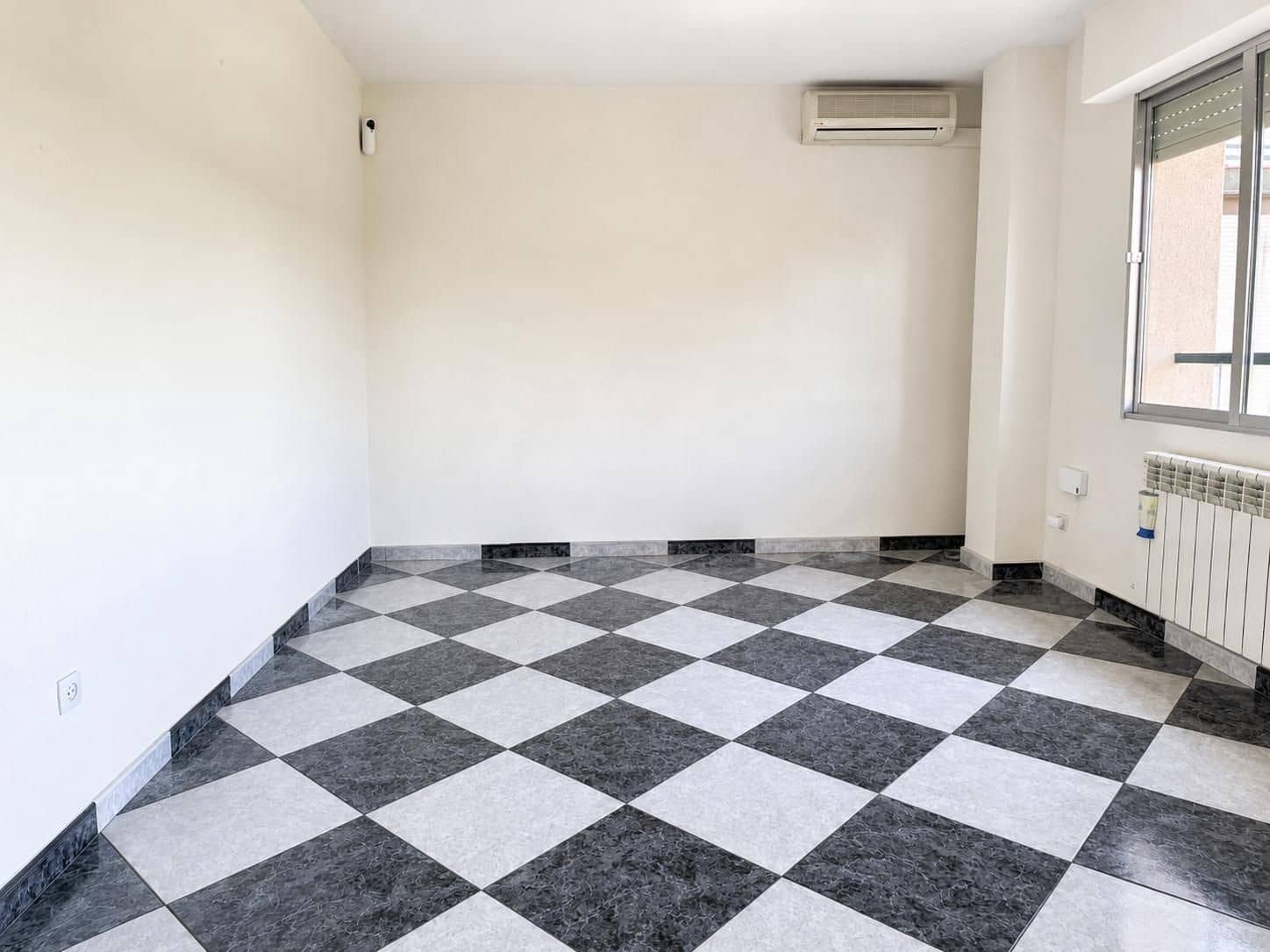 3 sovrum Lägenhet till salu i Madrid stad - 279 000 € (Ref: 9987460)