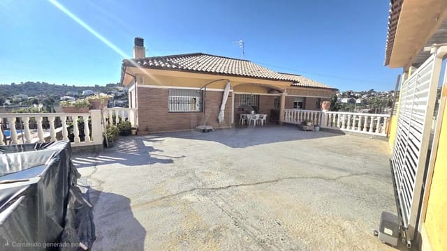 6 soveværelse Byhus til salg i Calafell med garage - € 350.000 (Ref: 9987462)