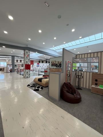 Erhverv til salg i Valladolid by - € 650.000 (Ref: 9987466)