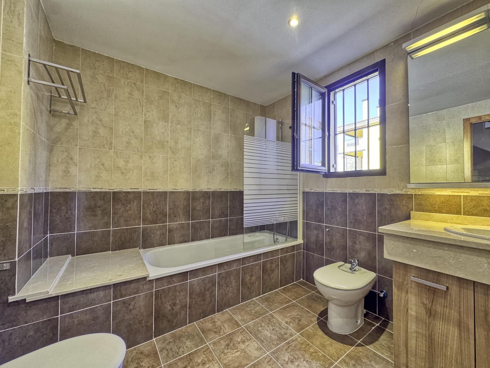 2 quarto Apartamento para venda em Teruel cidade com garagem - 177 000 € (Ref: 9987470)