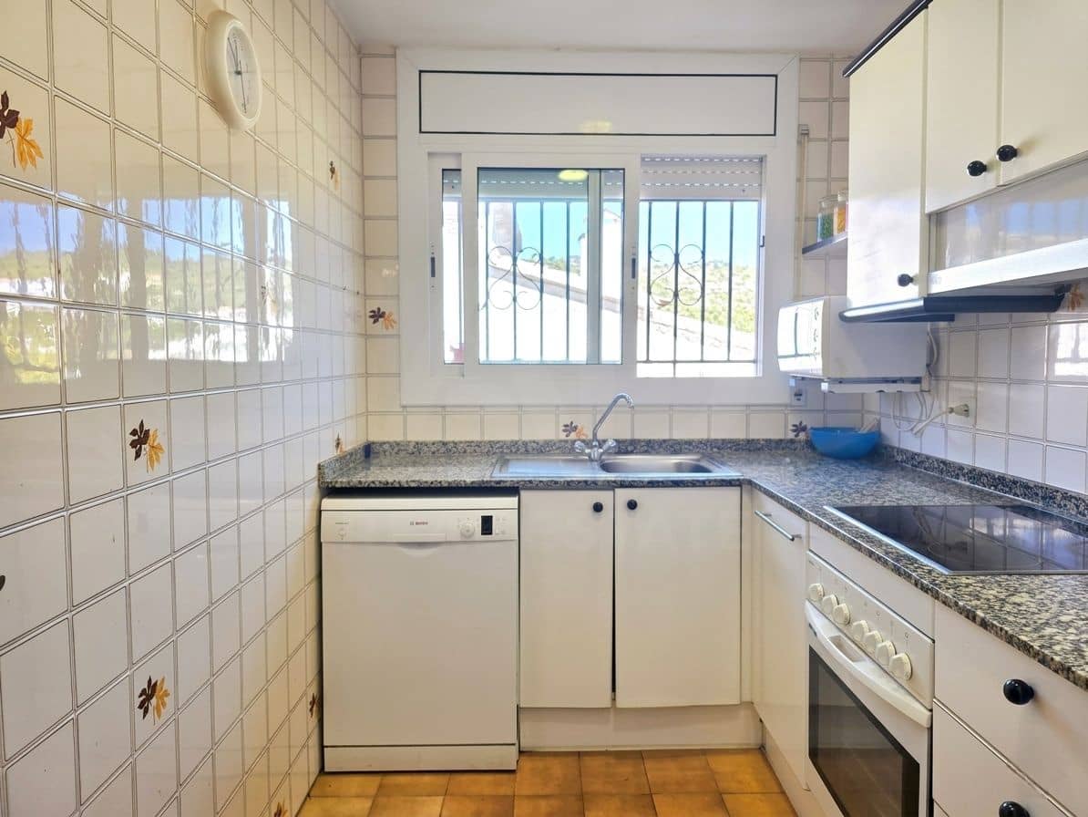 5 bedroom Villa for sale in Tarragona city with pool - € 329,000 (Ref: 9987471)