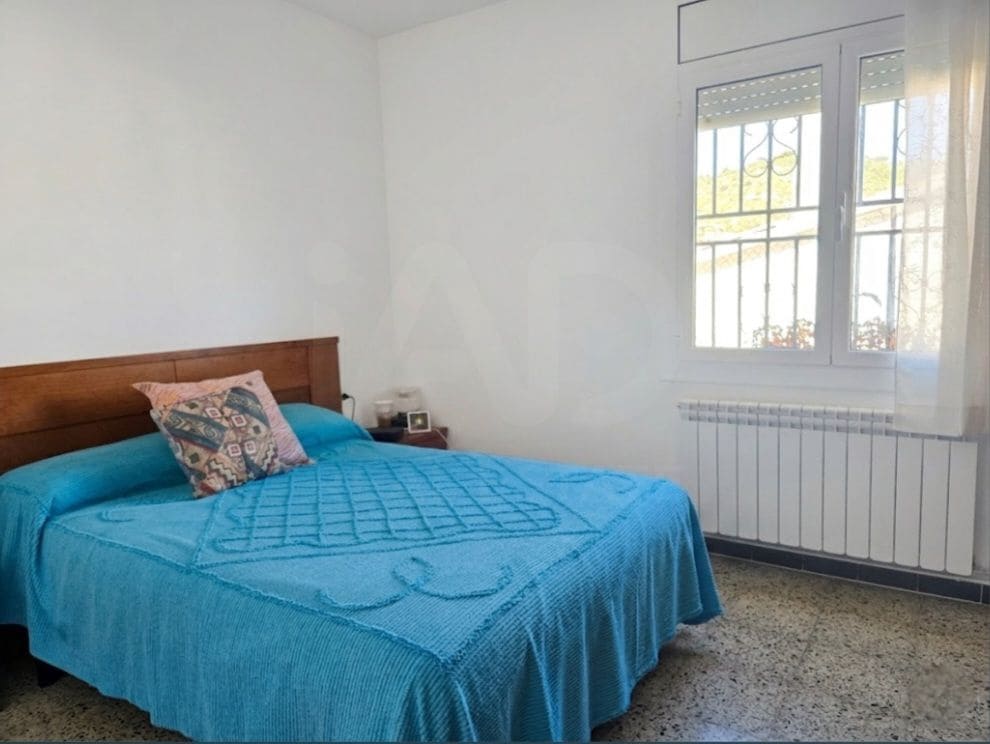 5 bedroom Villa for sale in Tarragona city with pool - € 329,000 (Ref: 9987471)