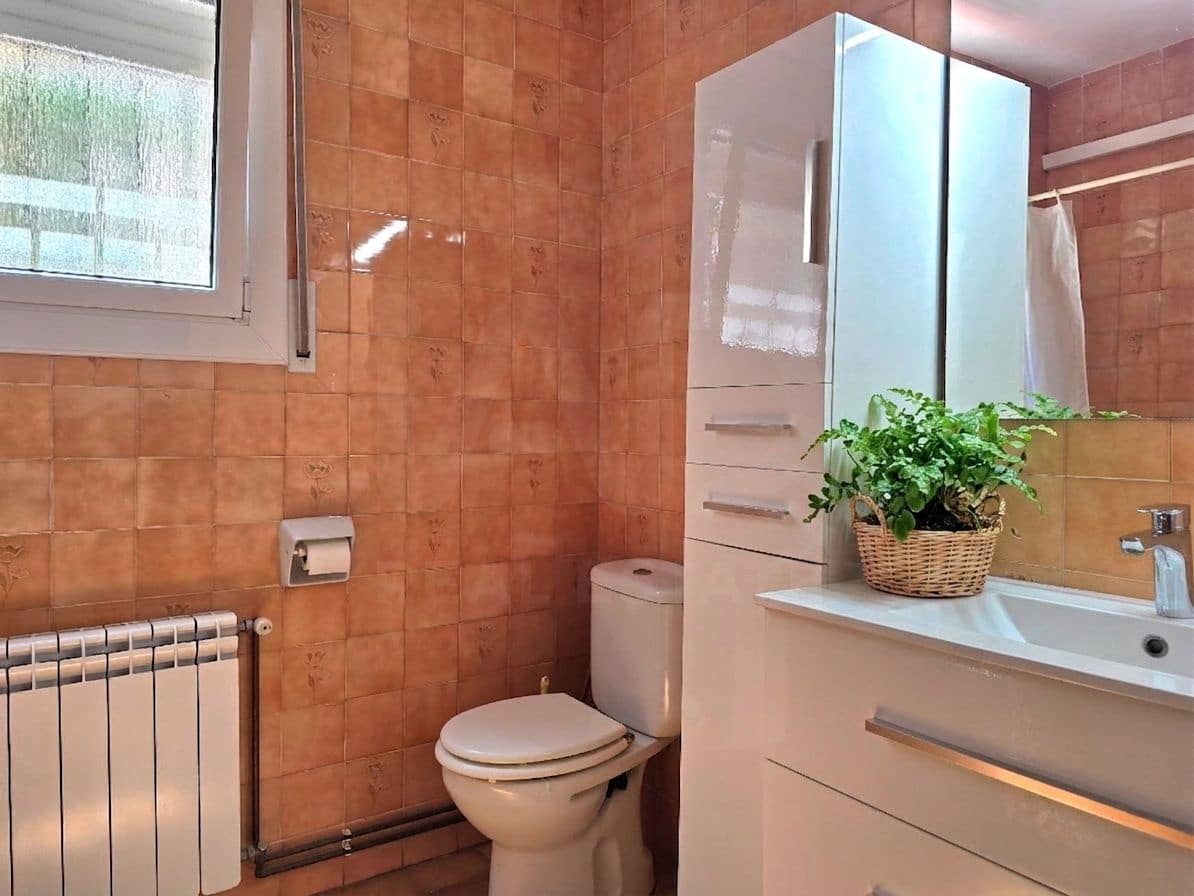5 bedroom Villa for sale in Tarragona city with pool - € 329,000 (Ref: 9987471)