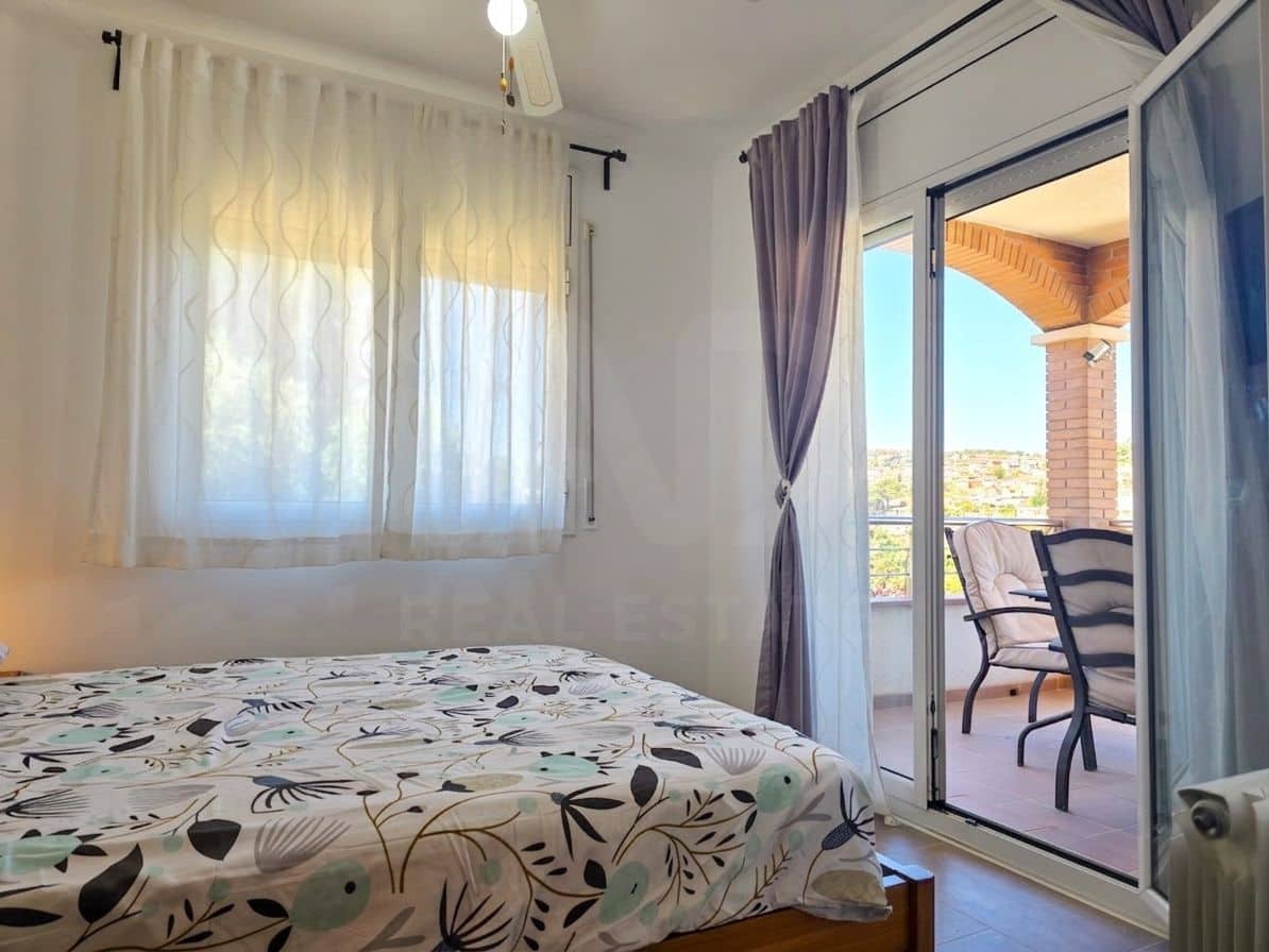5 bedroom Villa for sale in Tarragona city with pool - € 329,000 (Ref: 9987471)