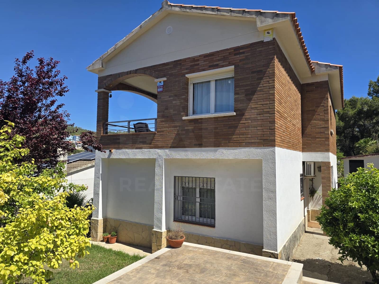 5 bedroom Villa for sale in Tarragona city with pool - € 329,000 (Ref: 9987471)