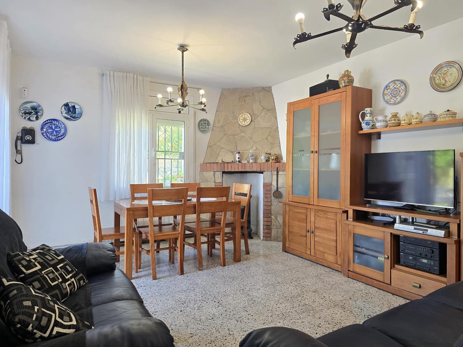 5 bedroom Villa for sale in Tarragona city with pool - € 329,000 (Ref: 9987471)
