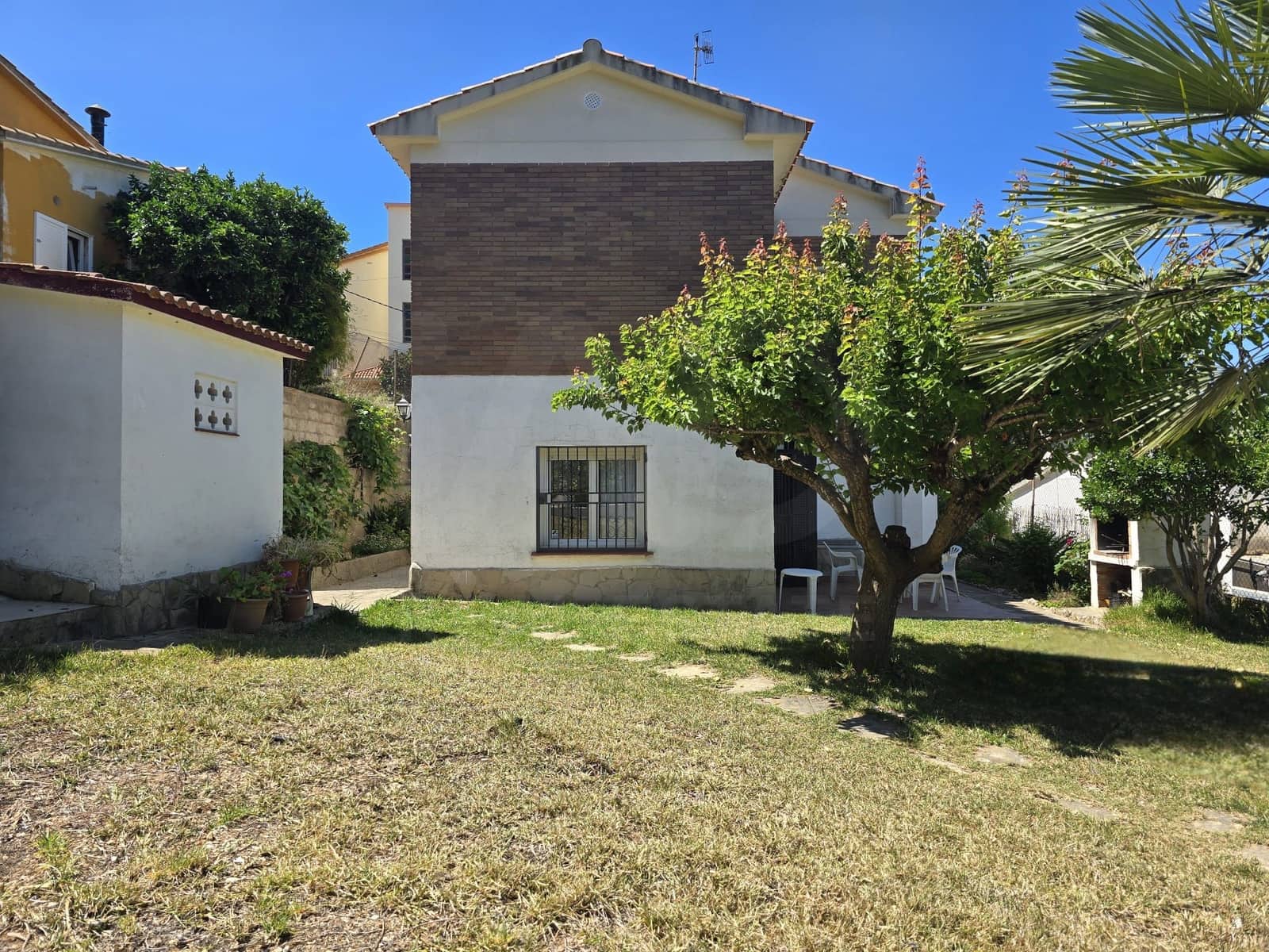 5 bedroom Villa for sale in Tarragona city with pool - € 329,000 (Ref: 9987471)