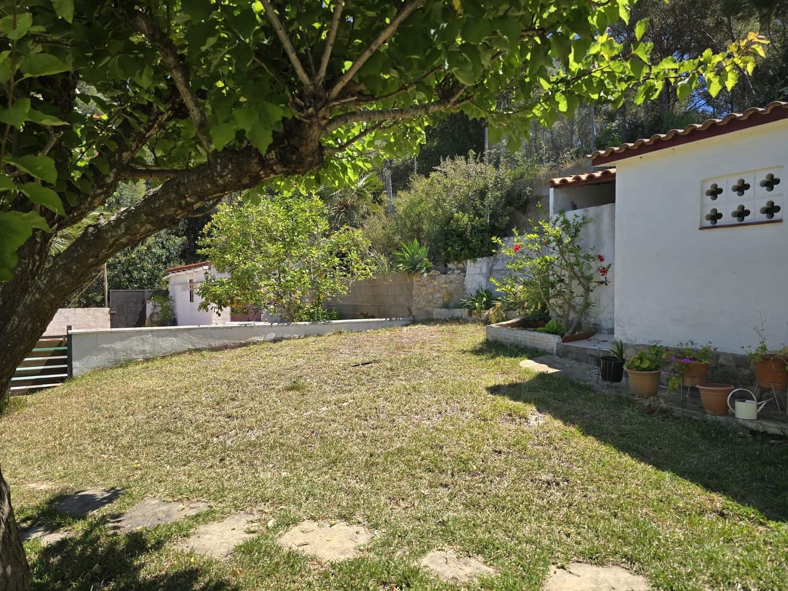 5 bedroom Villa for sale in Tarragona city with pool - € 329,000 (Ref: 9987471)