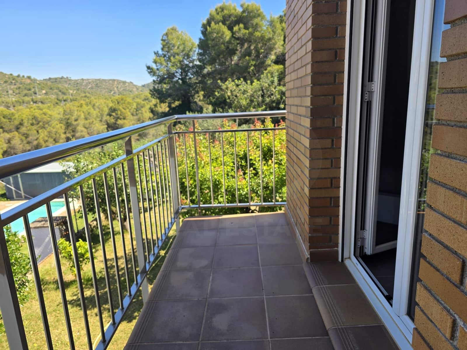 5 bedroom Villa for sale in Tarragona city with pool - € 329,000 (Ref: 9987471)
