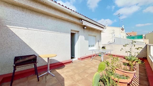 4 bedroom Terraced Villa for sale in Tarragona city with garage - € 237,000 (Ref: 9987472)