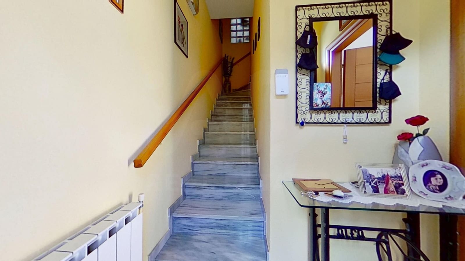 4 slaapkamer Rijtjeshuis te koop in Tarragona stad met garage - € 237.000 (Ref: 9987472)