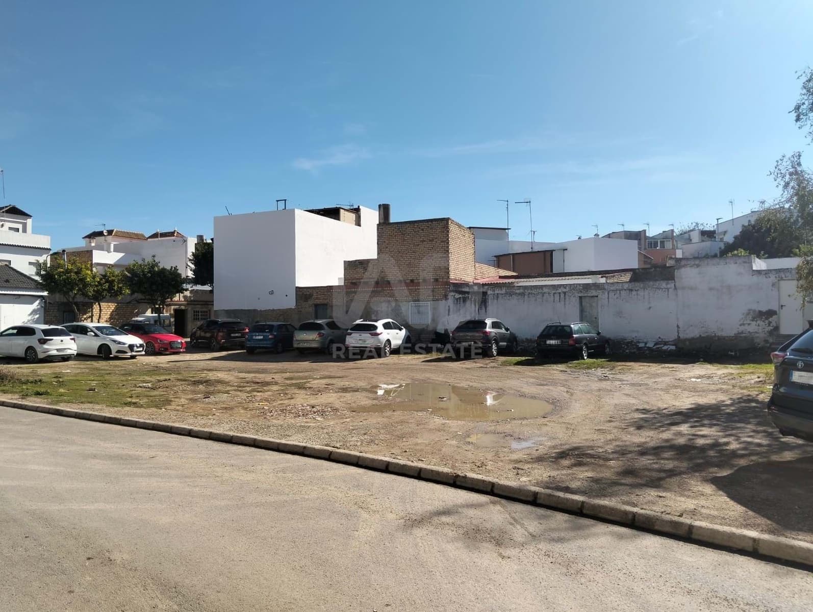 Building Plot for sale in Seville city - € 29,900 (Ref: 9987473)