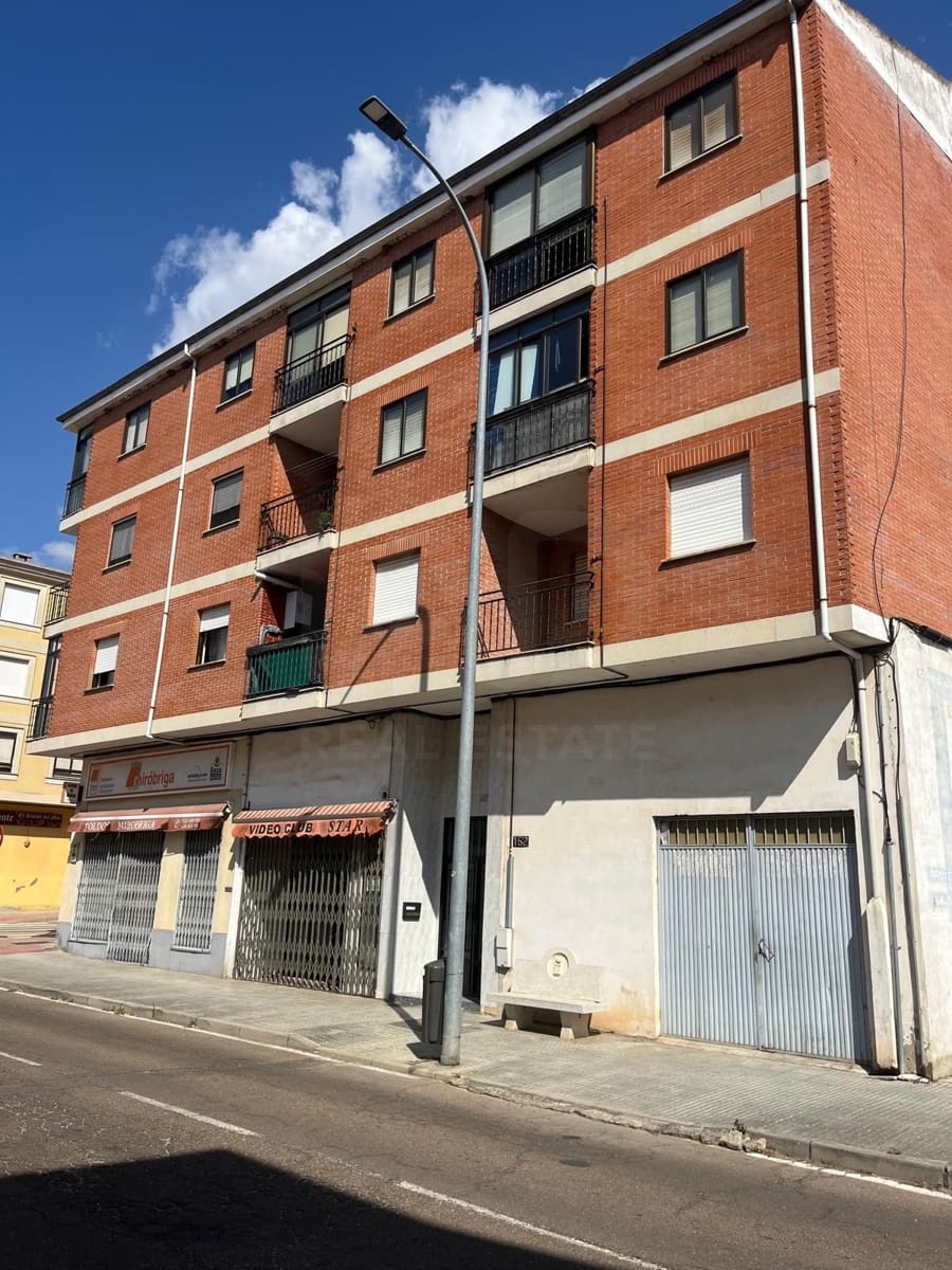 3 bedroom Apartment for sale in Ciudad Rodrigo - € 90,000 (Ref: 9987476)