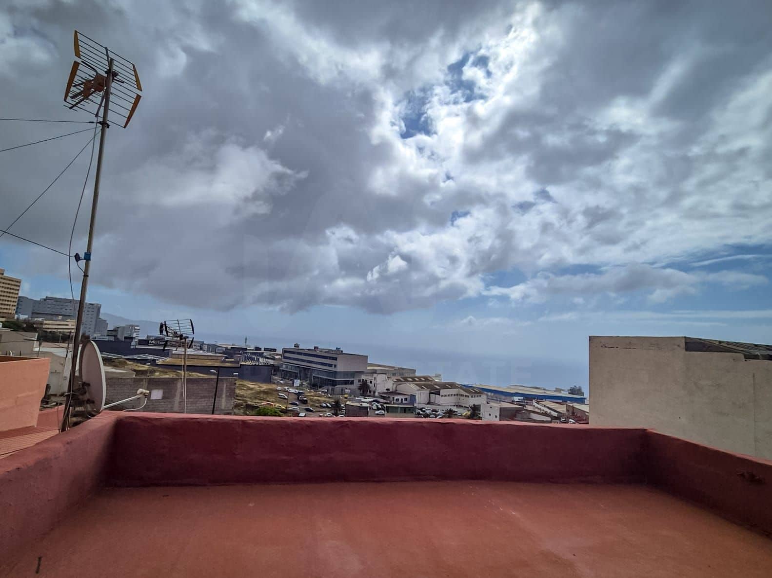 4 makuuhuone Omakotitalo myytävänä paikassa Santa Cruz de Tenerife - 219 000 € (Ref: 9987477)
