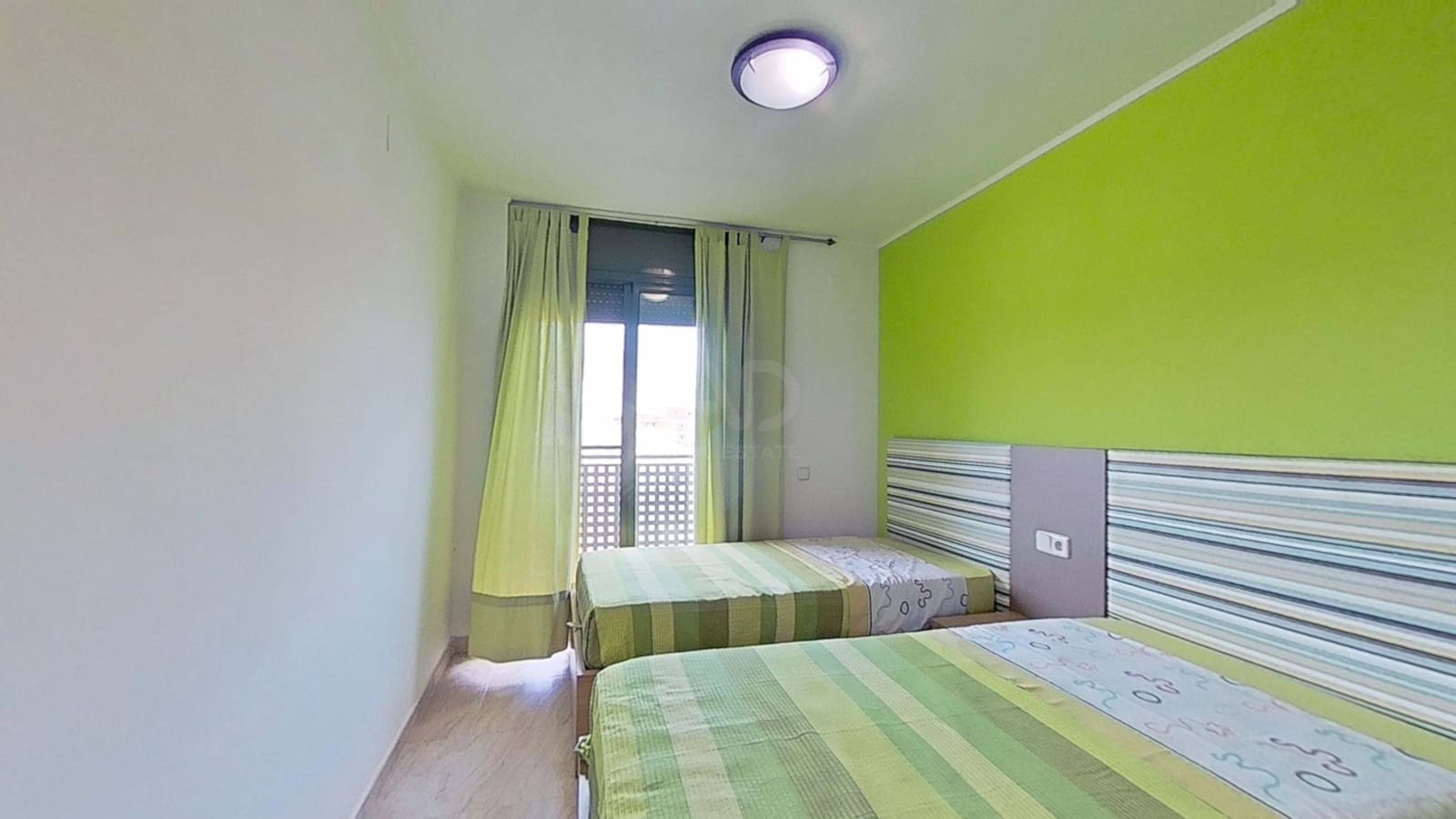 Apartamento de 3 habitaciones en Tarragona ciudad en venta con garaje - 140.000 € (Ref: 9987478)