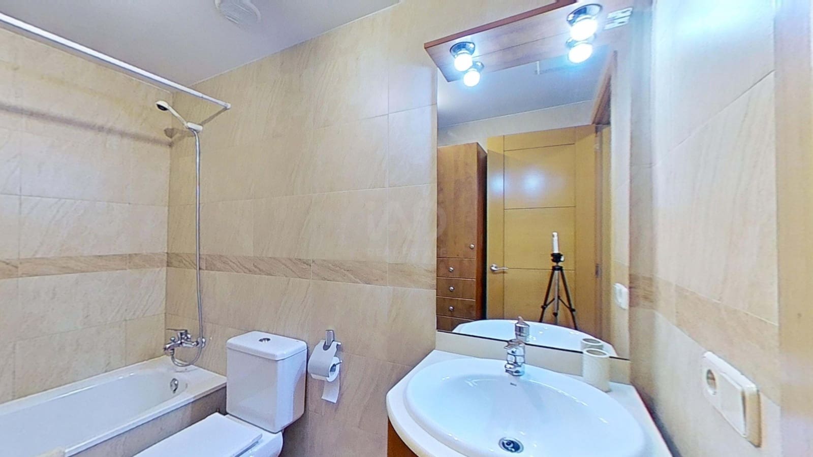 Apartamento de 3 habitaciones en Tarragona ciudad en venta con garaje - 140.000 € (Ref: 9987478)