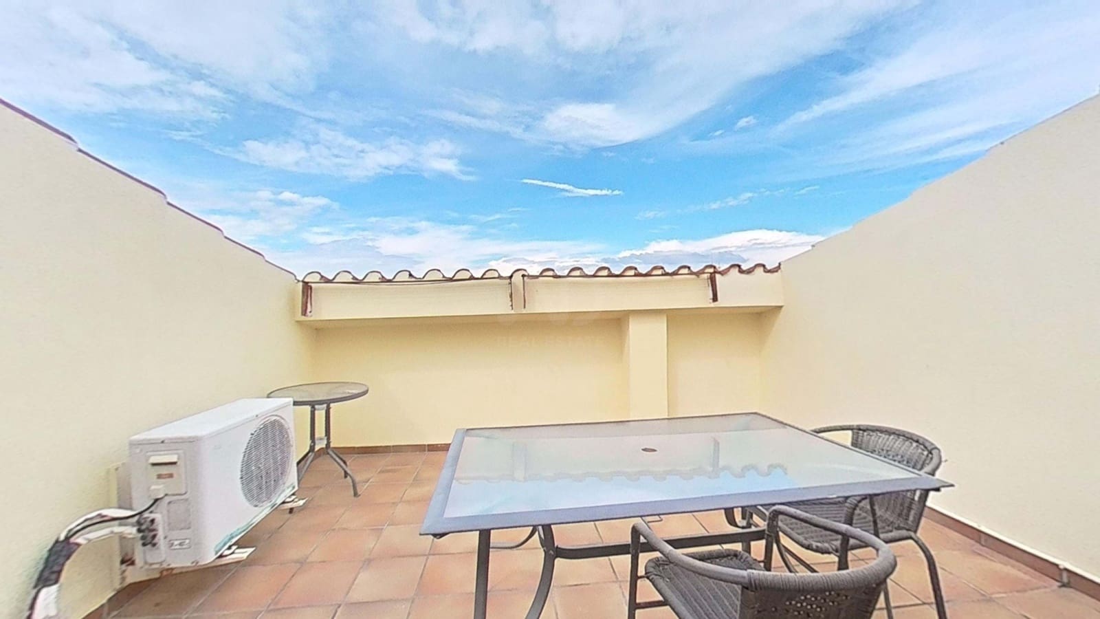 Apartamento de 3 habitaciones en Tarragona ciudad en venta con garaje - 140.000 € (Ref: 9987478)