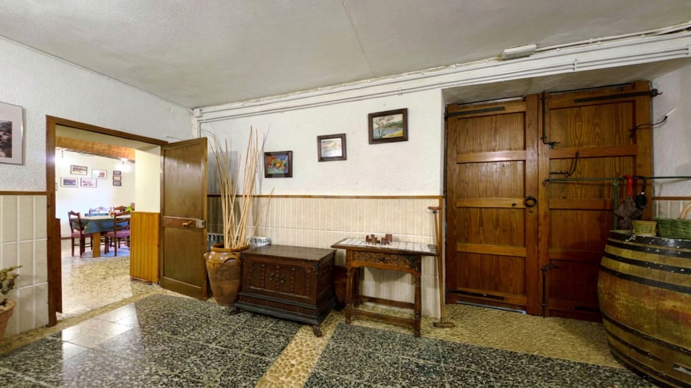 9 bedroom Townhouse for sale in Tarragona city - € 589,000 (Ref: 9987479)