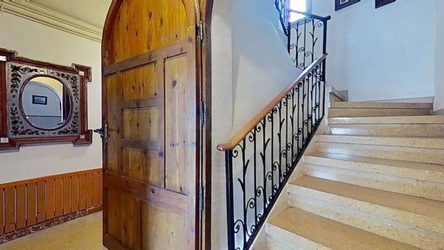 9 bedroom Townhouse for sale in Tarragona city - € 589,000 (Ref: 9987479)