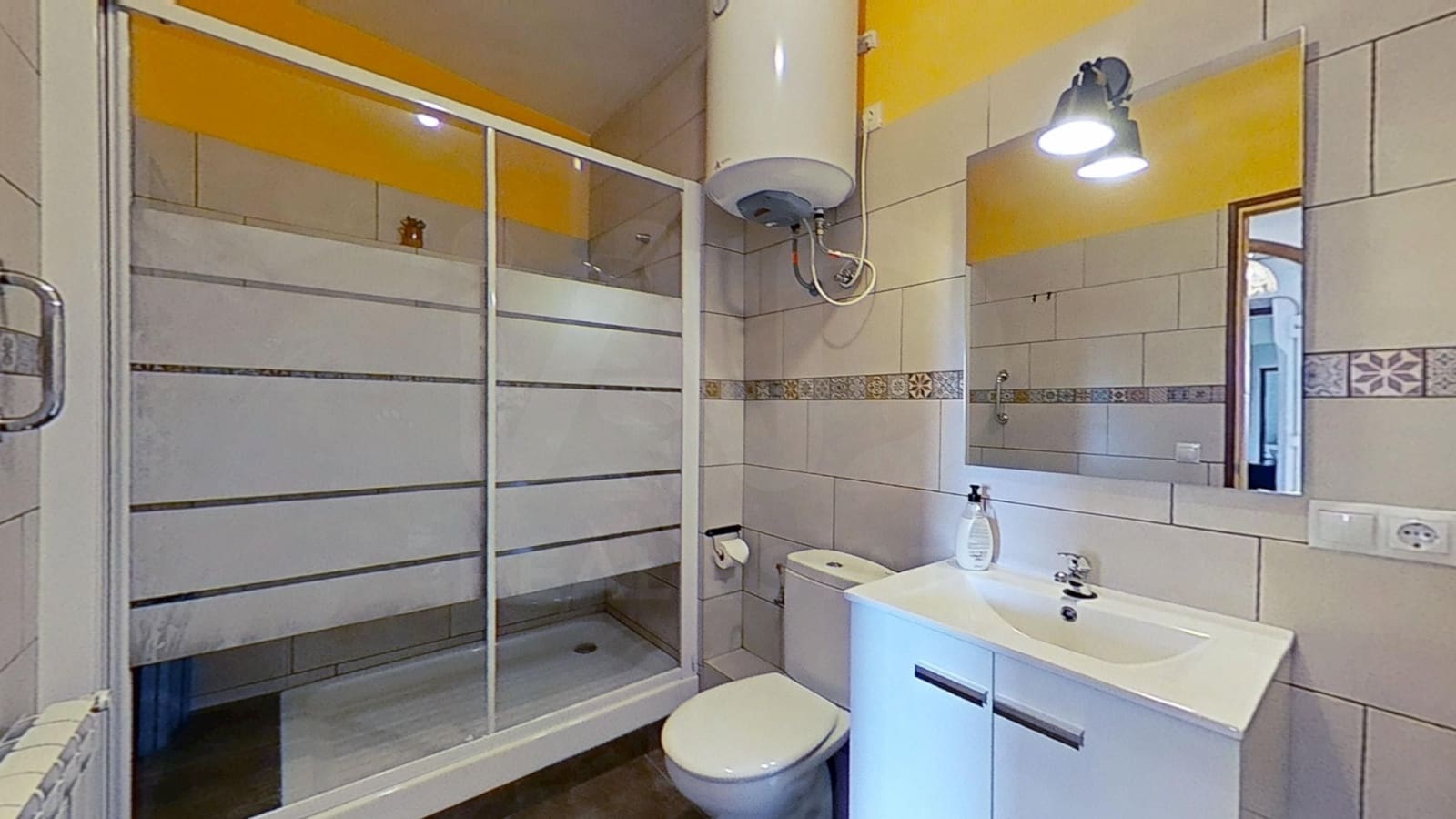 9 bedroom Townhouse for sale in Tarragona city - € 589,000 (Ref: 9987479)