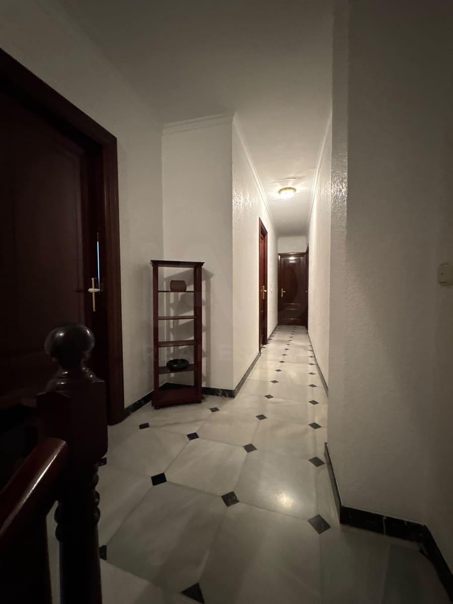 4 camera da letto Villetta a Schiera in vendita in Siviglia citta - 240.000 € (Rif: 9987480)