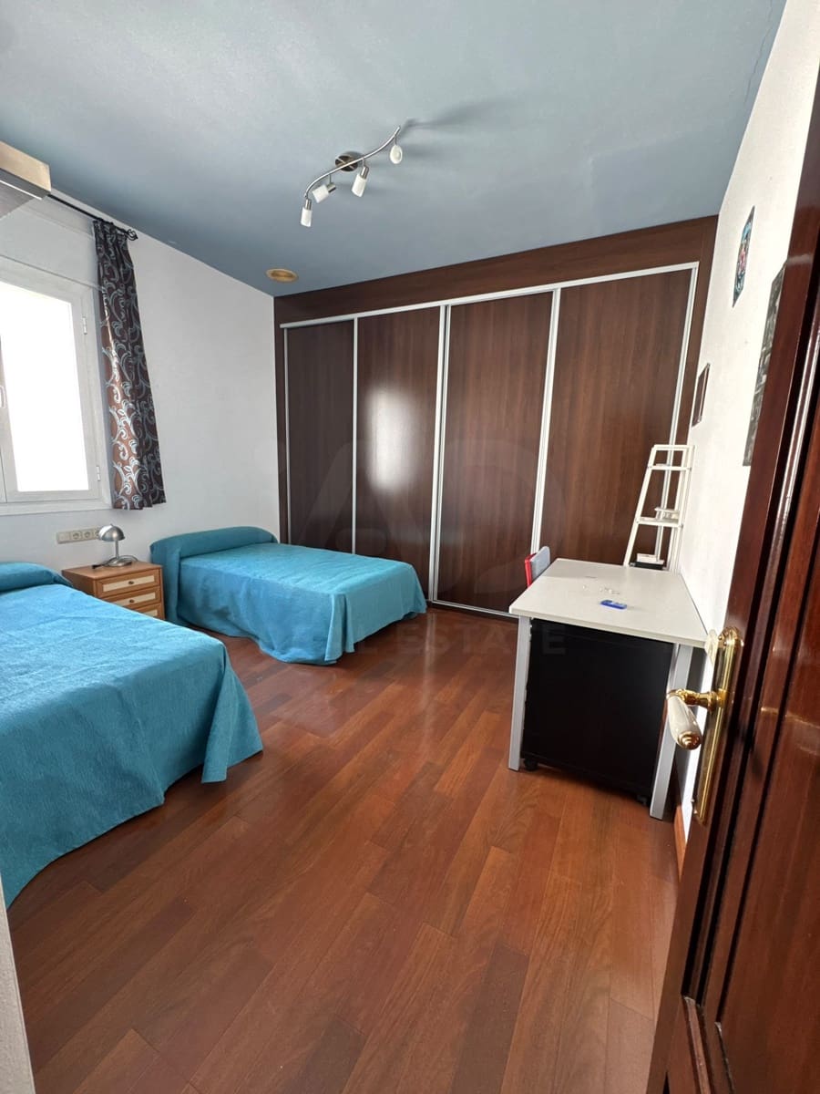 4 camera da letto Villetta a Schiera in vendita in Siviglia citta - 240.000 € (Rif: 9987480)