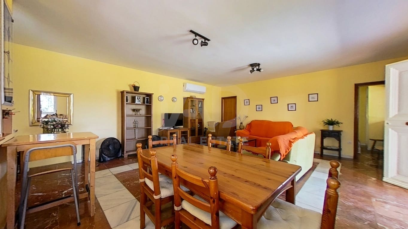 5 soverom Hus til salgs i Sevilla by med svømmebasseng garasje - € 360 000 (Ref: 9987485)