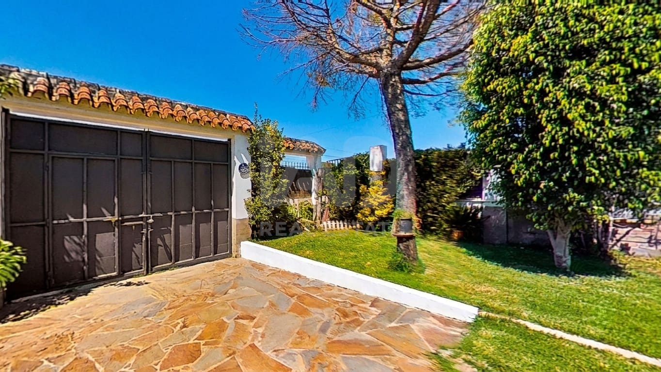 5 soverom Hus til salgs i Sevilla by med svømmebasseng garasje - € 360 000 (Ref: 9987485)