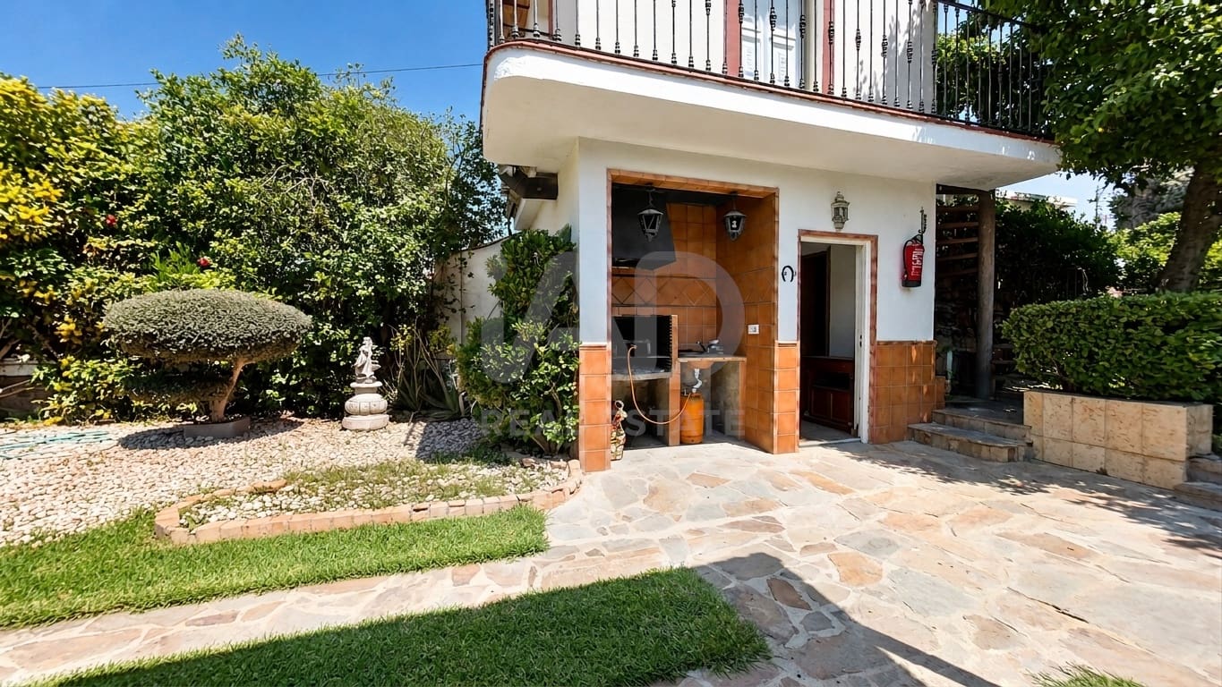 5 soverom Hus til salgs i Sevilla by med svømmebasseng garasje - € 360 000 (Ref: 9987485)