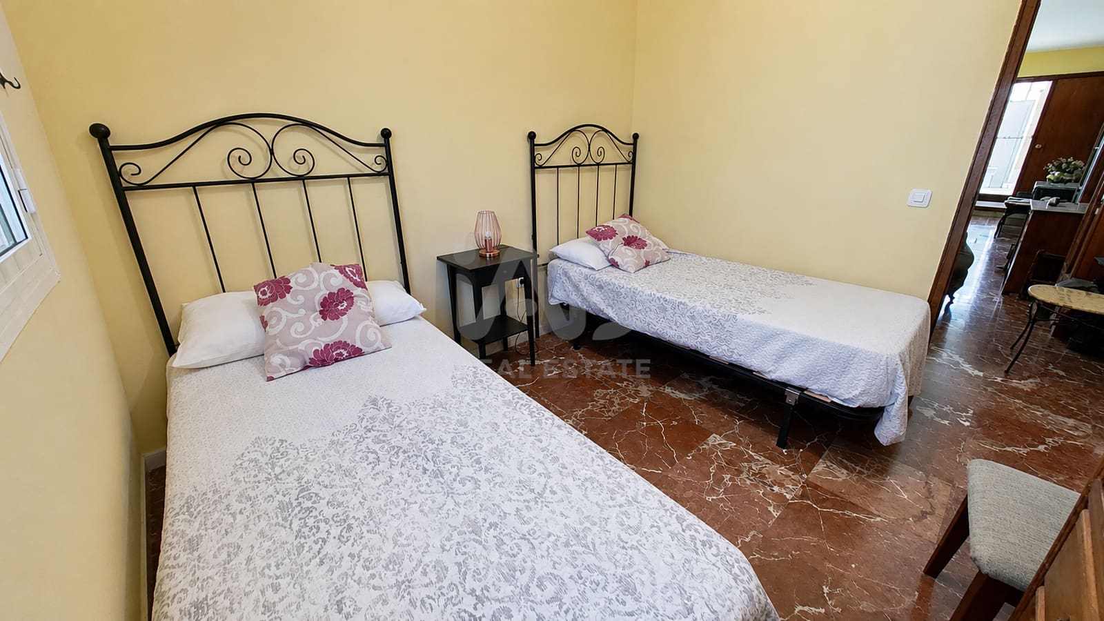 5 soverom Hus til salgs i Sevilla by med svømmebasseng garasje - € 360 000 (Ref: 9987485)
