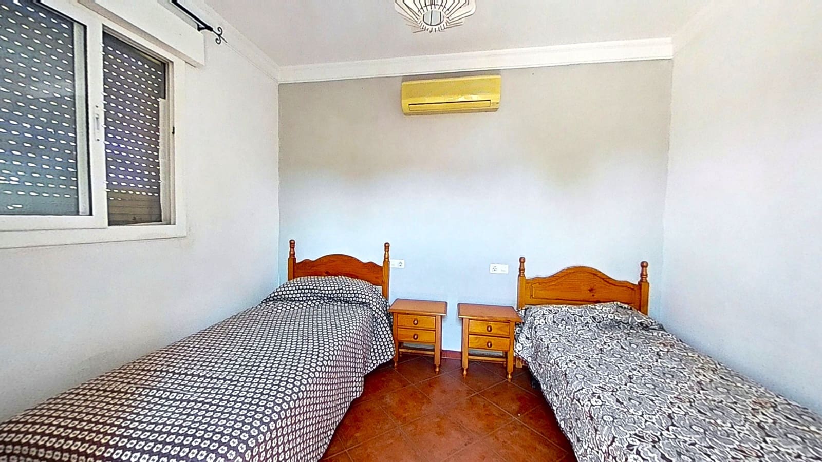 5 soverom Hus til salgs i Sevilla by med svømmebasseng garasje - € 360 000 (Ref: 9987485)