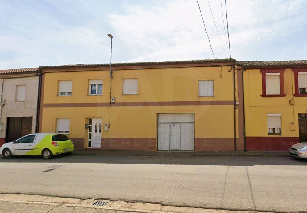 5 sypialnia Dom na sprzedaż w Miasto Leon z garażem - 180 000 € (Ref: 9987486)