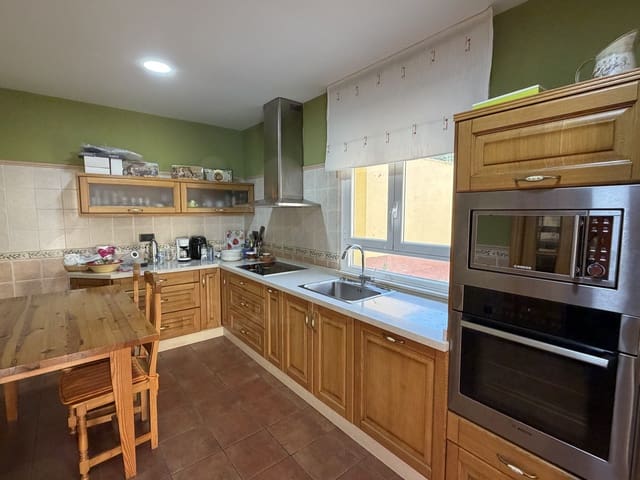 5 sypialnia Dom na sprzedaż w Miasto León z garażem - 180 000 € (Ref: 9987486)
