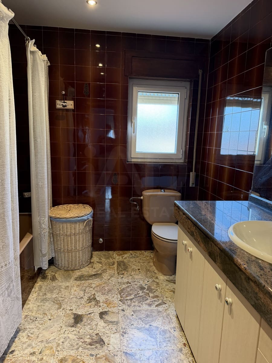 5 sypialnia Dom na sprzedaż w Miasto Leon z garażem - 180 000 € (Ref: 9987486)