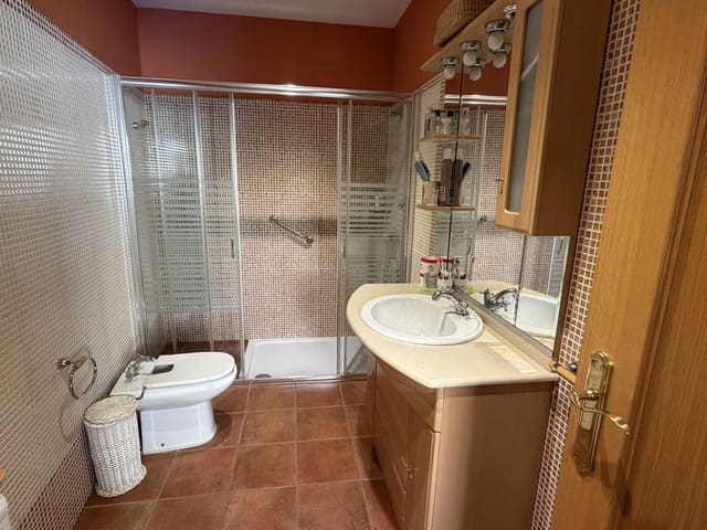 5 sypialnia Dom na sprzedaż w Miasto León z garażem - 180 000 € (Ref: 9987486)