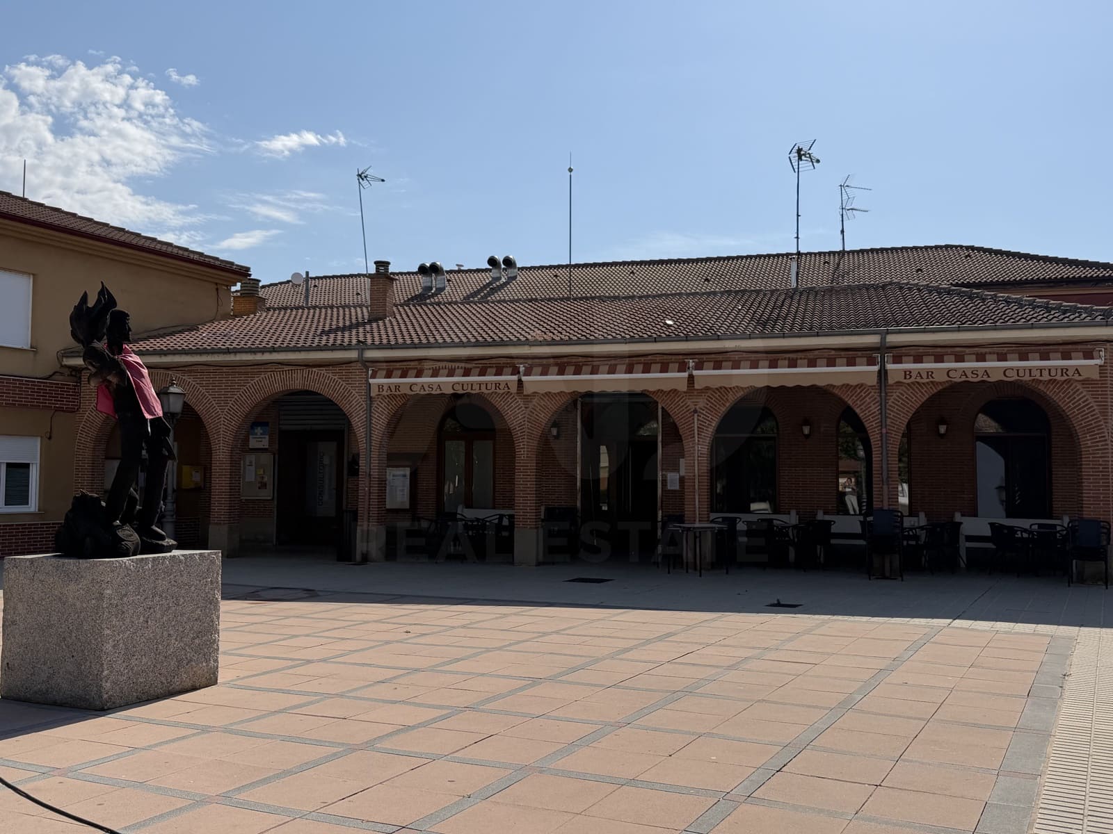 5 sypialnia Dom na sprzedaż w Miasto Leon z garażem - 180 000 € (Ref: 9987486)