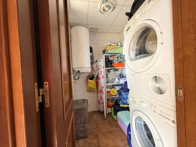 3 soverom Rekkehus til salgs i Huelva by med svømmebasseng - € 265 000 (Ref: 9987487)